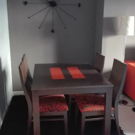 Rosa Sensat Apartment